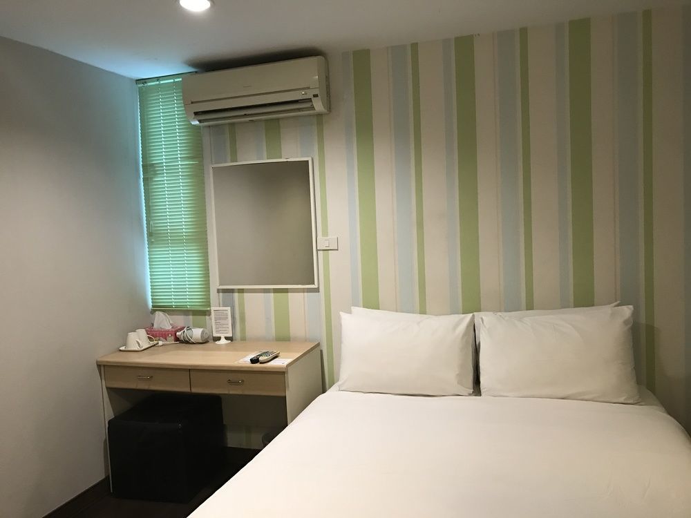 Urban House Hotel กรุงเทพมหานคร ภายนอก รูปภาพ