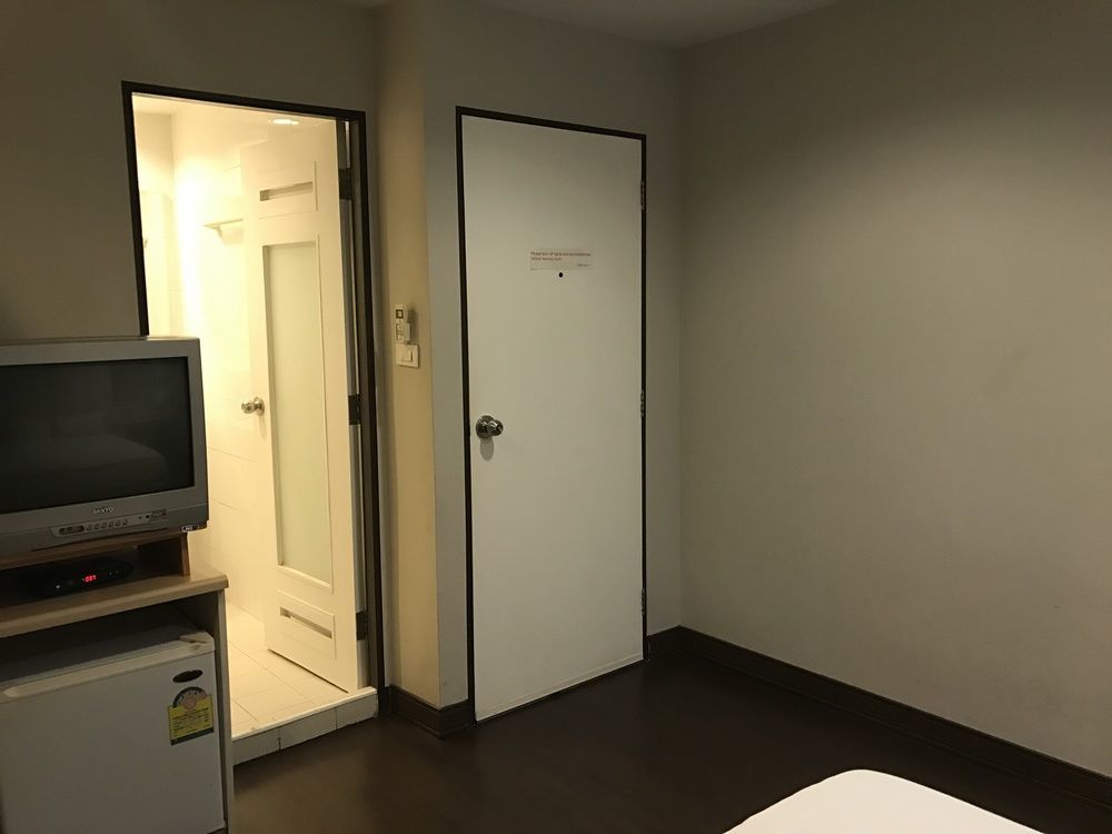 Urban House Hotel กรุงเทพมหานคร ภายนอก รูปภาพ